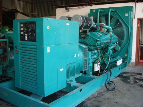 800KW康明斯柴油發(fā)電機(jī)出租