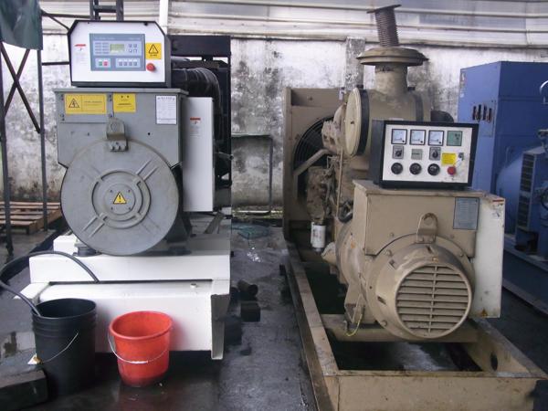 100KW康明斯發(fā)電機(jī)6CT8.3-G