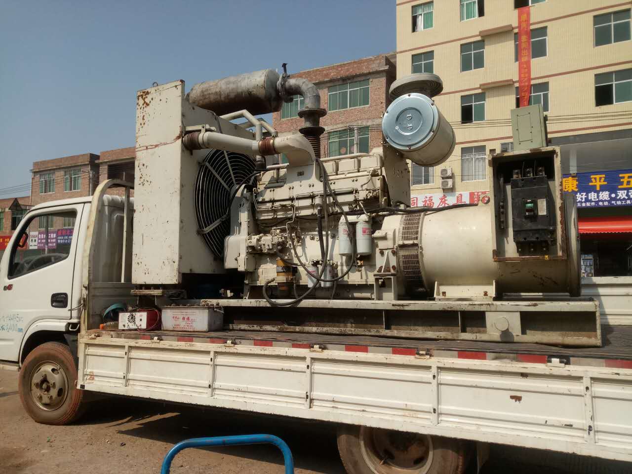 九江新泰來(lái)新型建材廠(chǎng)租賃500KW發(fā)電機(jī)一臺(tái)
